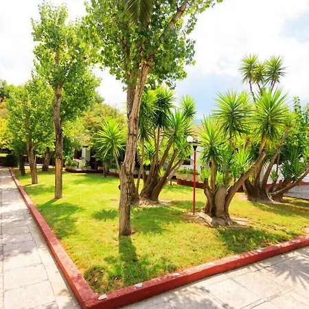 מלון דירות Park 4*